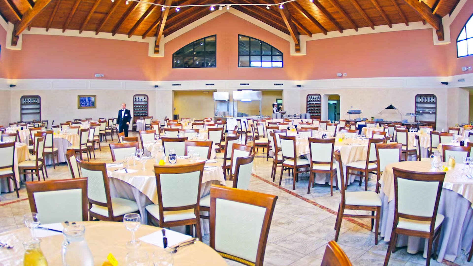 Madama Club Village