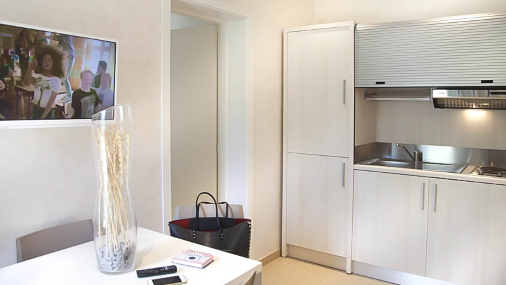 Marina Beach Suite Hotel