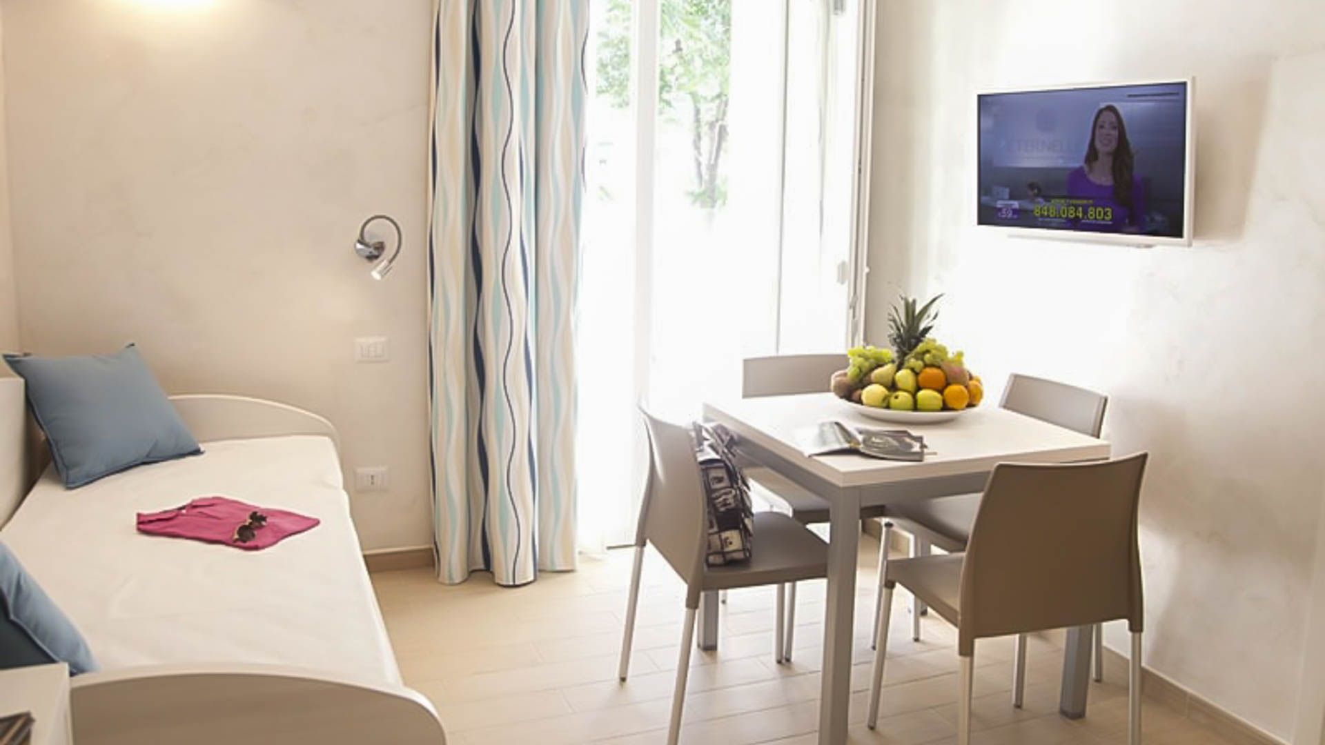 Marina Beach Suite Hotel