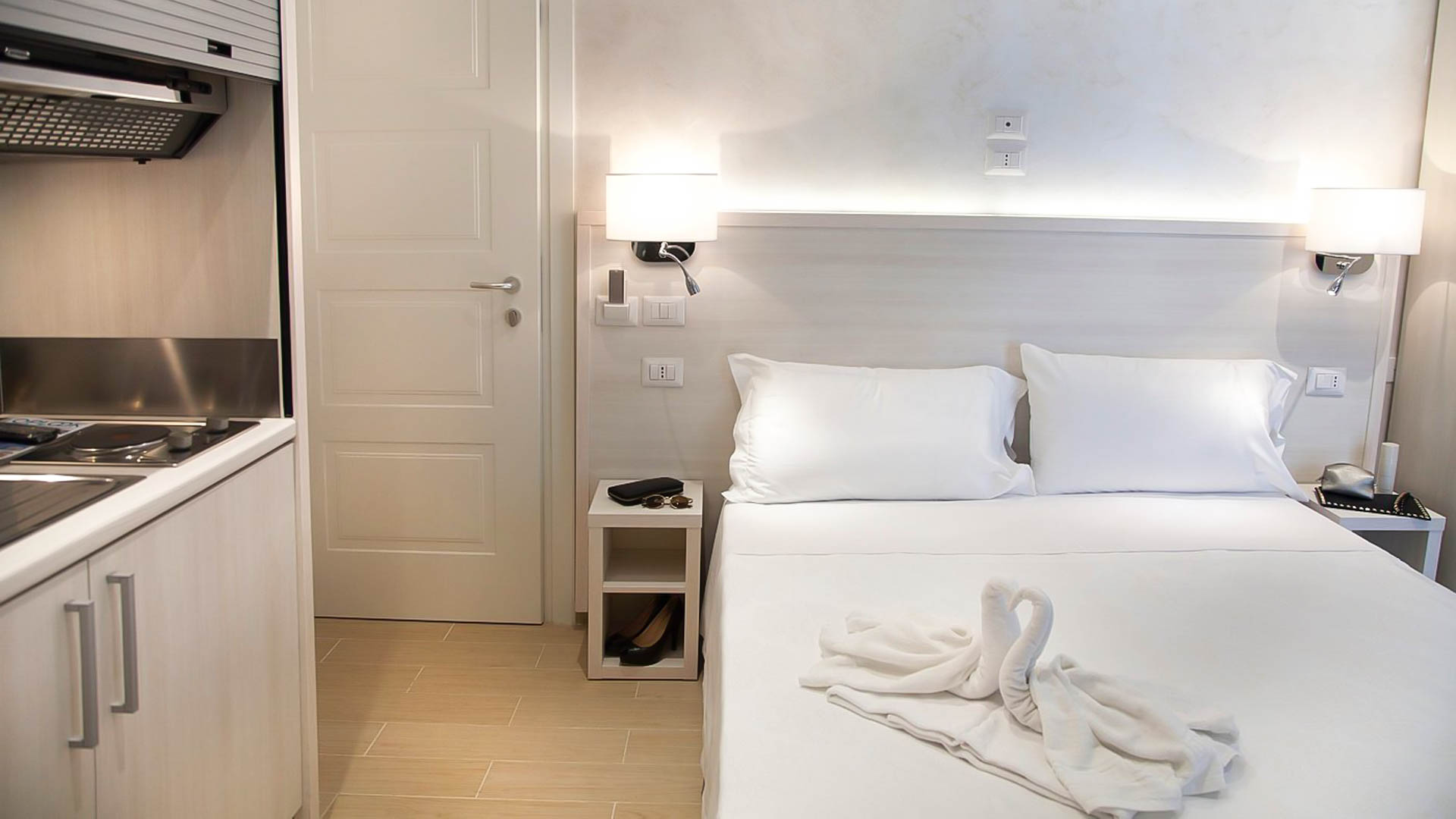 Marina Beach Suite Hotel