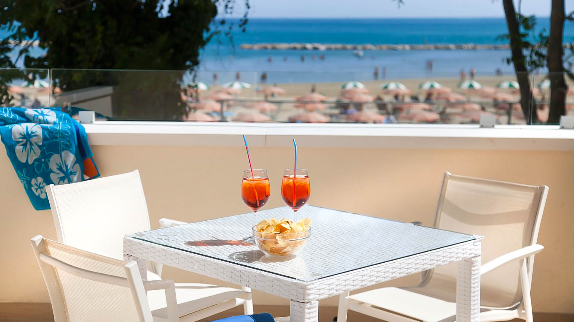 Marina Beach Suite Hotel
