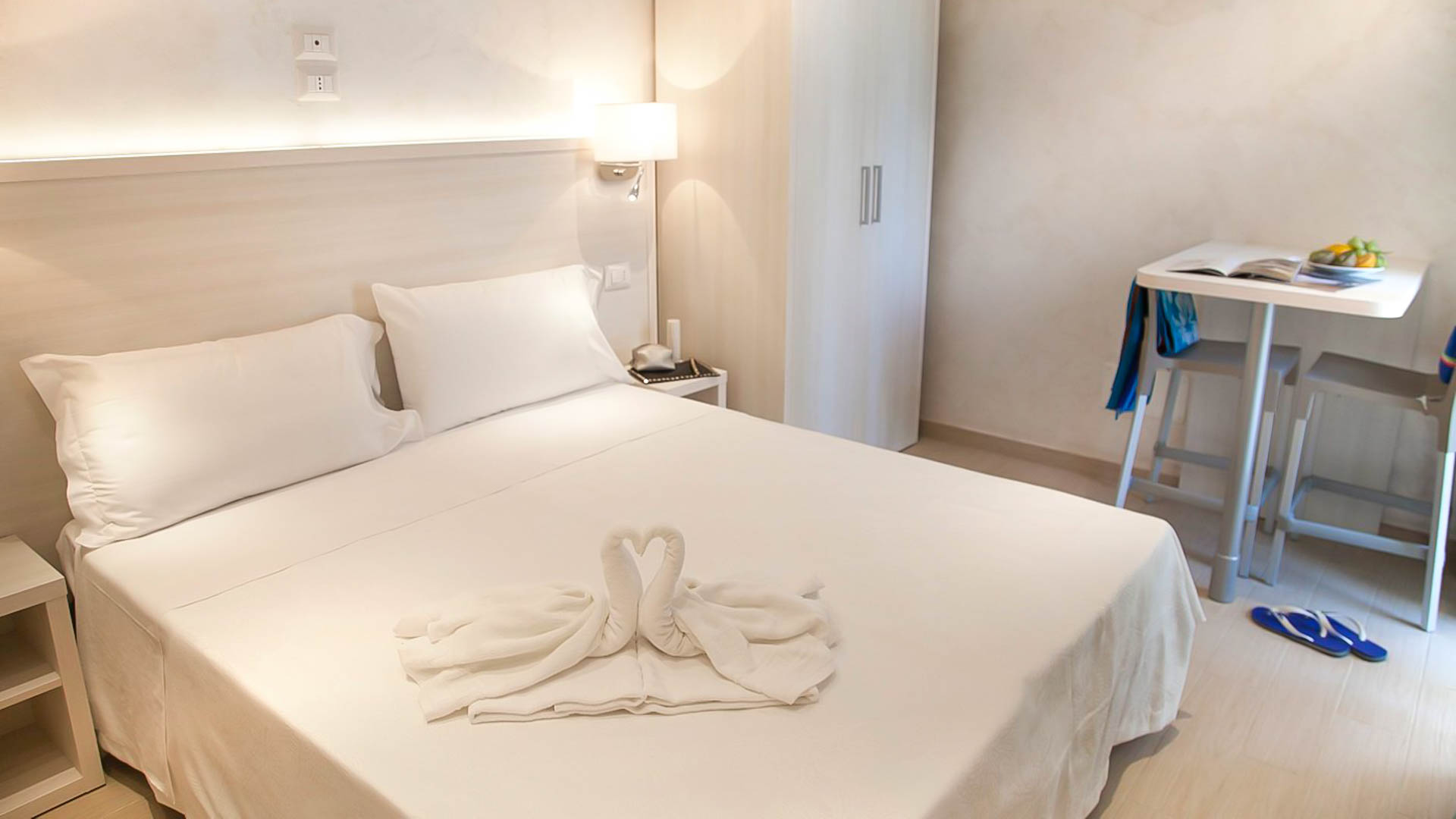 Marina Beach Suite Hotel