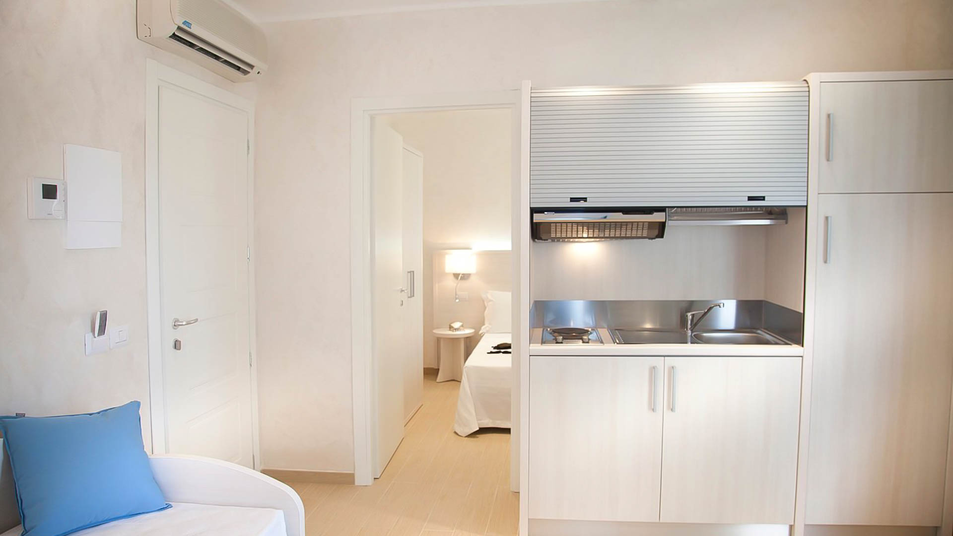 Marina Beach Suite Hotel