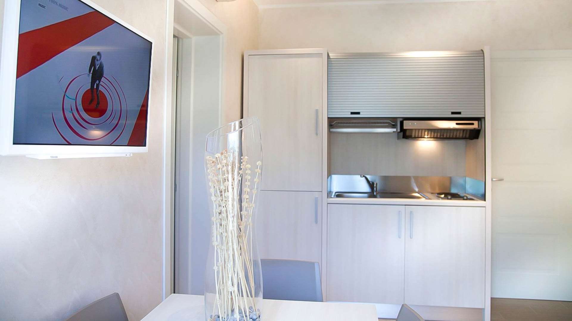 Marina Beach Suite Hotel