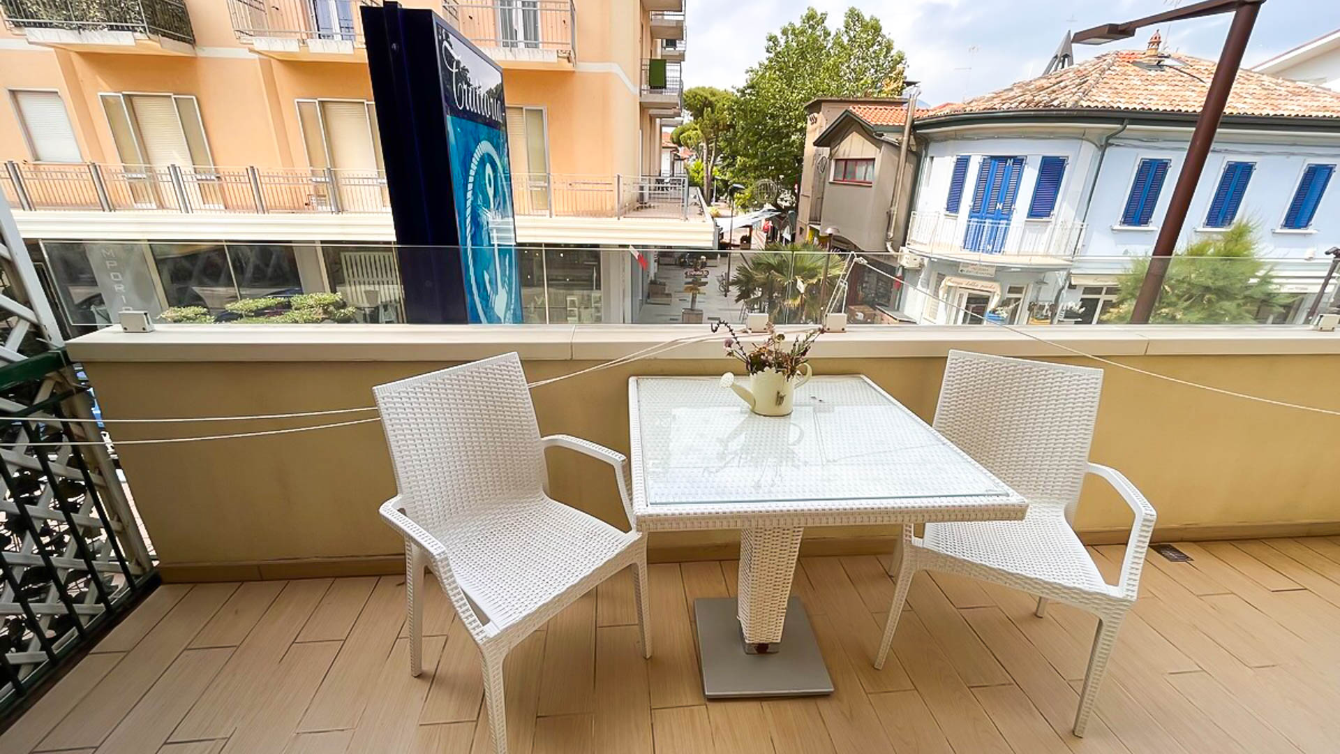 Marina Beach Suite Hotel