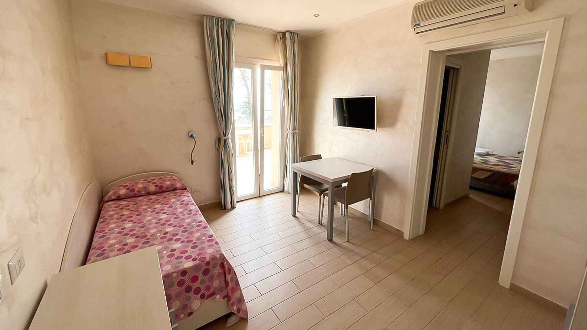 Marina Beach Suite Hotel