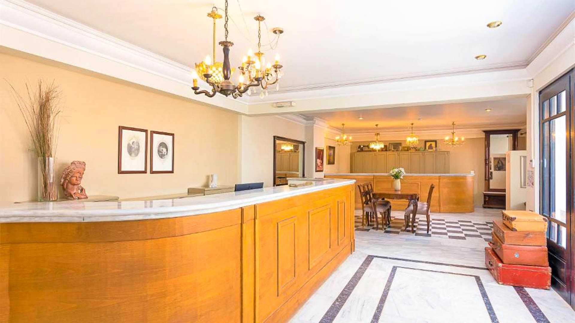 Nami Hotel & Suites