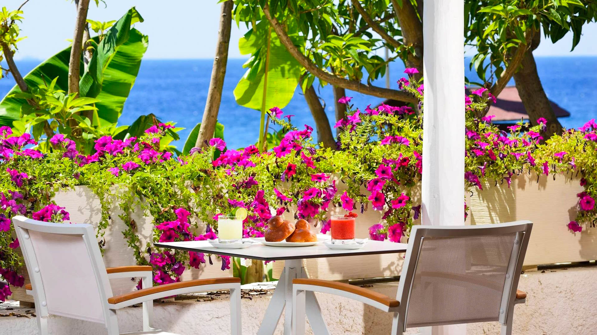 Naxos Beach