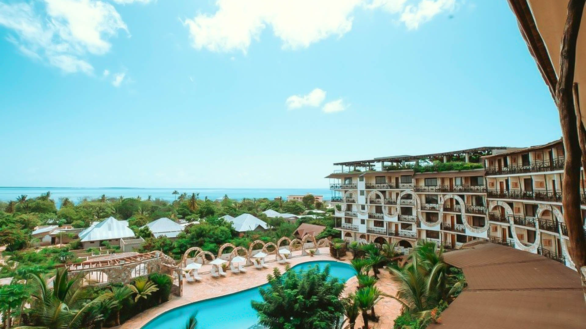 Palumbo Waves, Zanzibar Tanzania