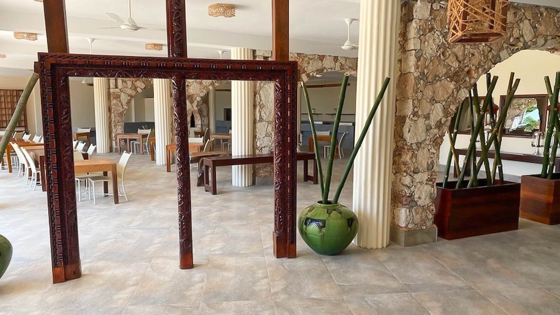 Palumbo Waves, Zanzibar Tanzania