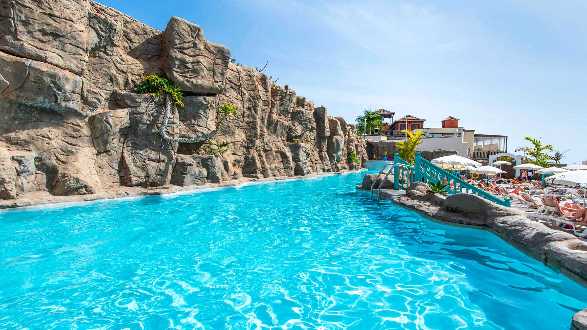 Paradise Park Fun Lifestyle Hotel