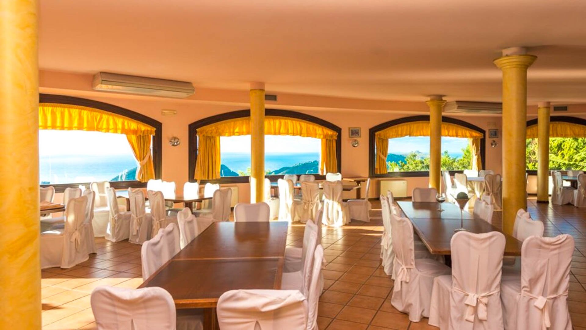 Pietre Rosse Hotel Club