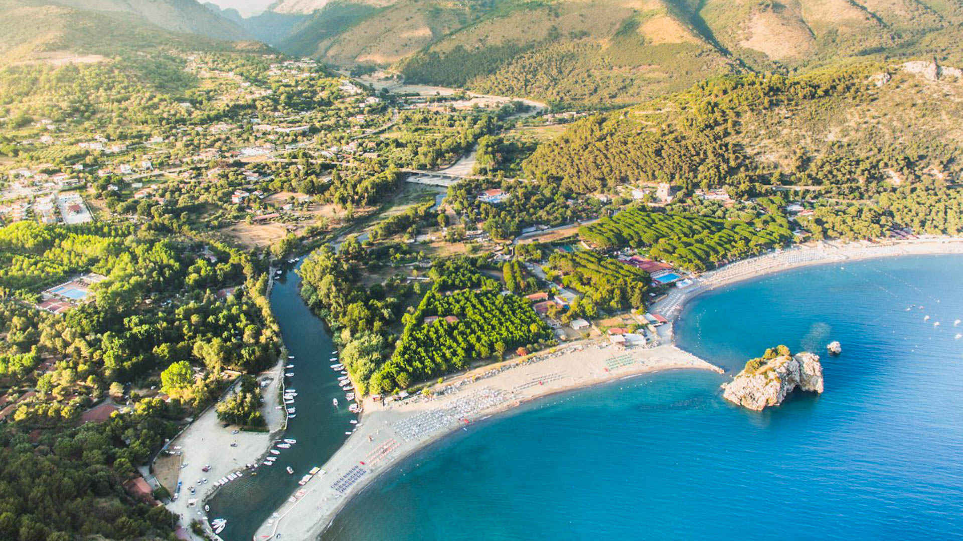 Pietre Rosse Hotel Club