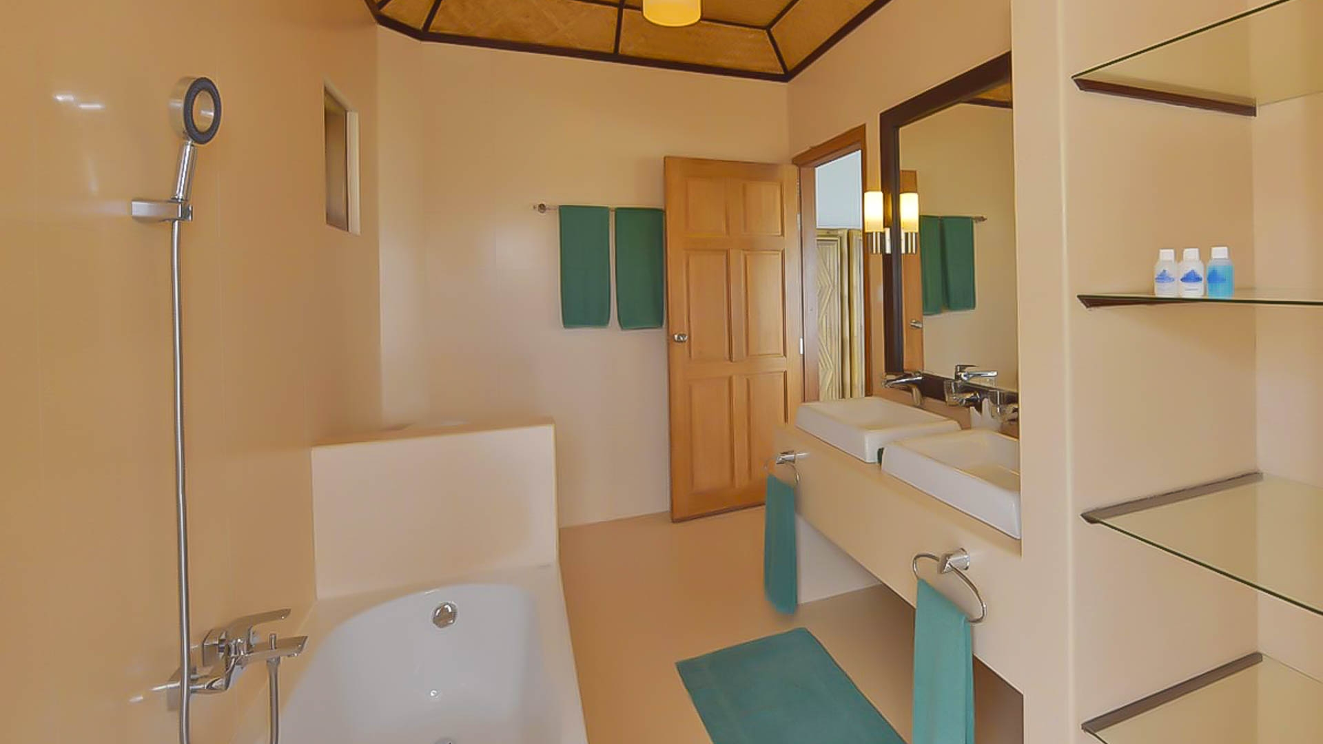 Safari Island Resort & Spa