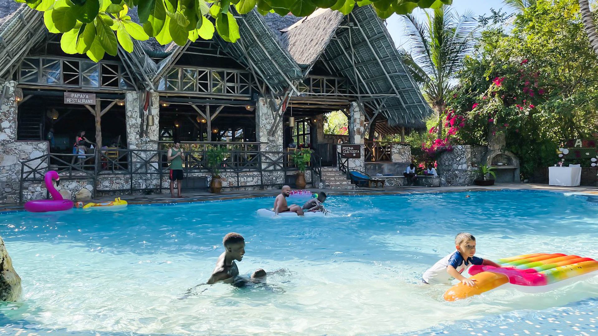 Samaki Lodge