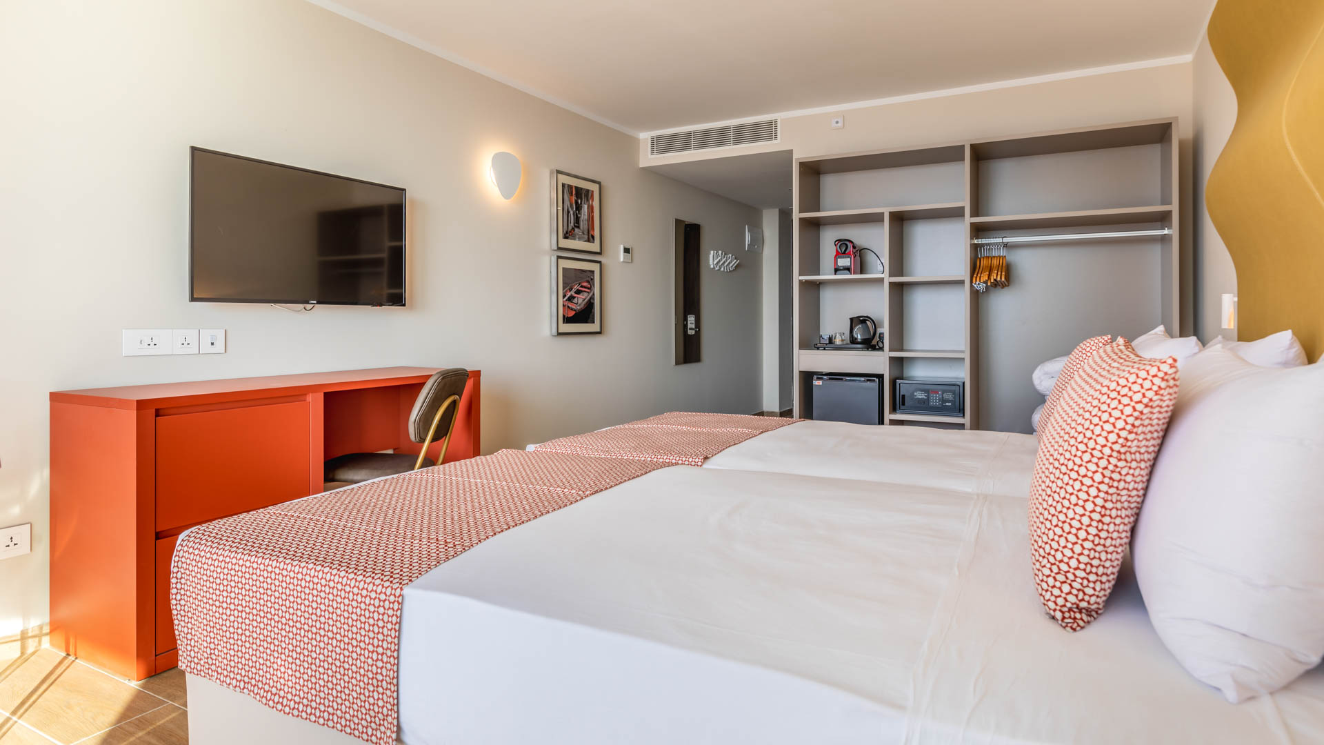 SeaView Hotel