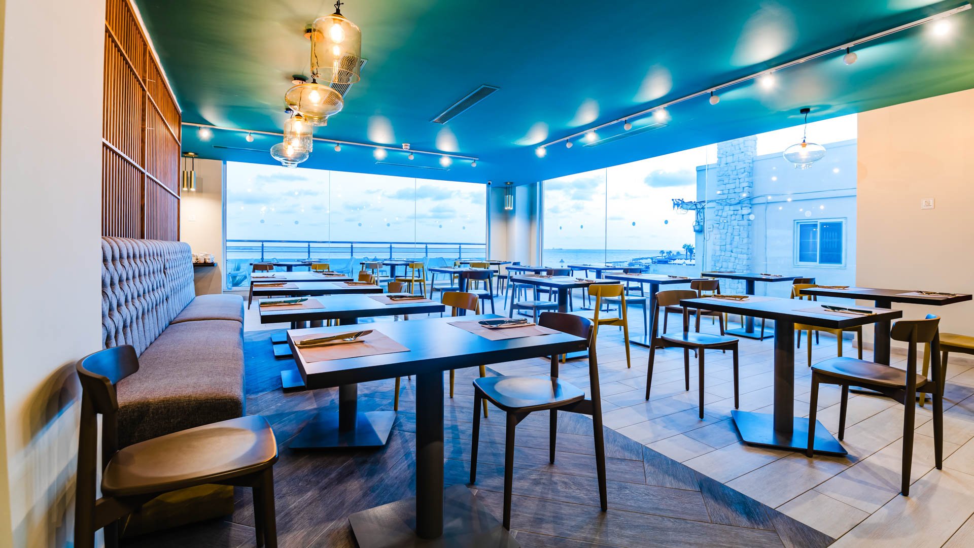 SeaView Hotel