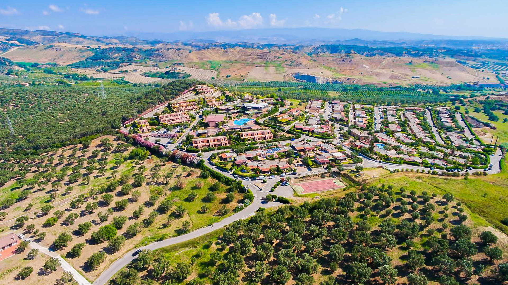 HG Squillace Village