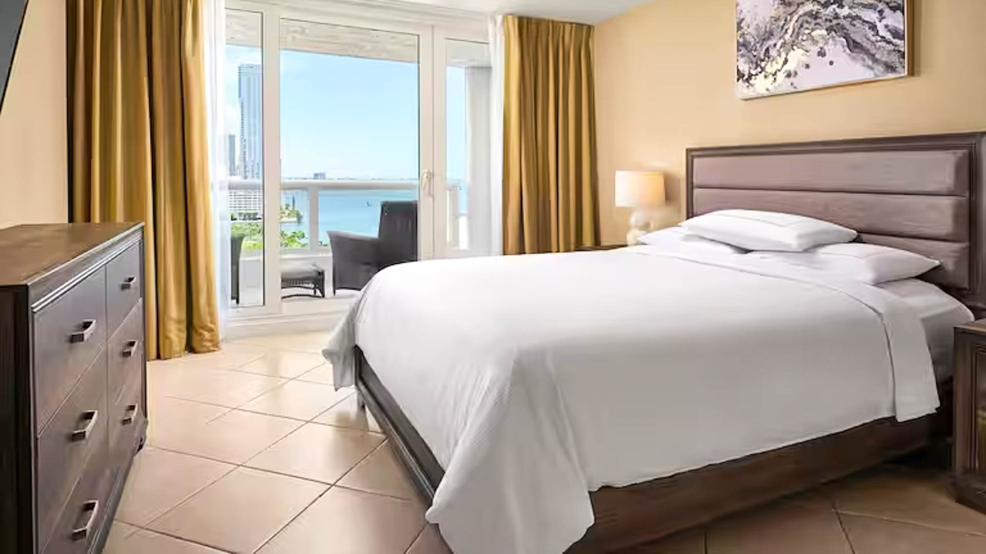 Doubletree By Hilton Grand Hotel Biscayne Bay