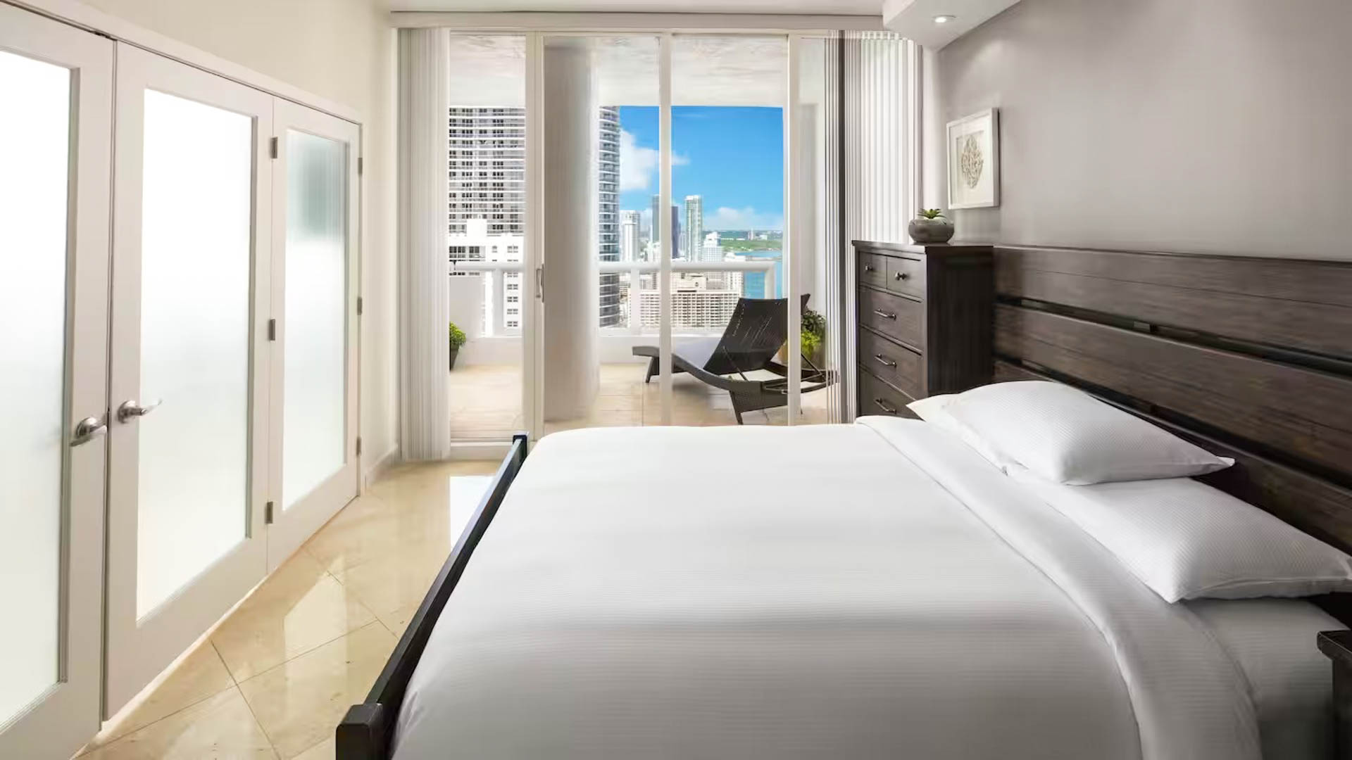 Doubletree By Hilton Grand Hotel Biscayne Bay