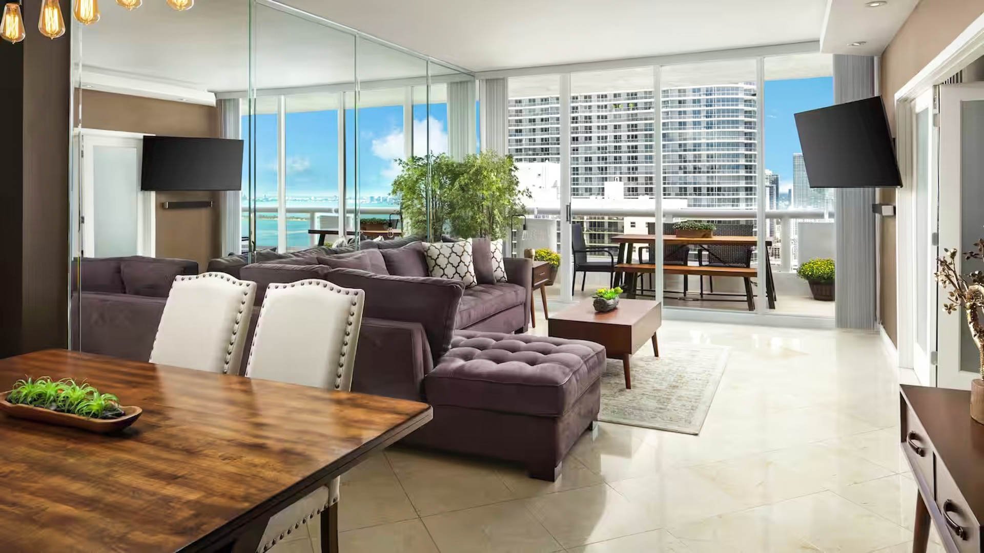 Doubletree By Hilton Grand Hotel Biscayne Bay