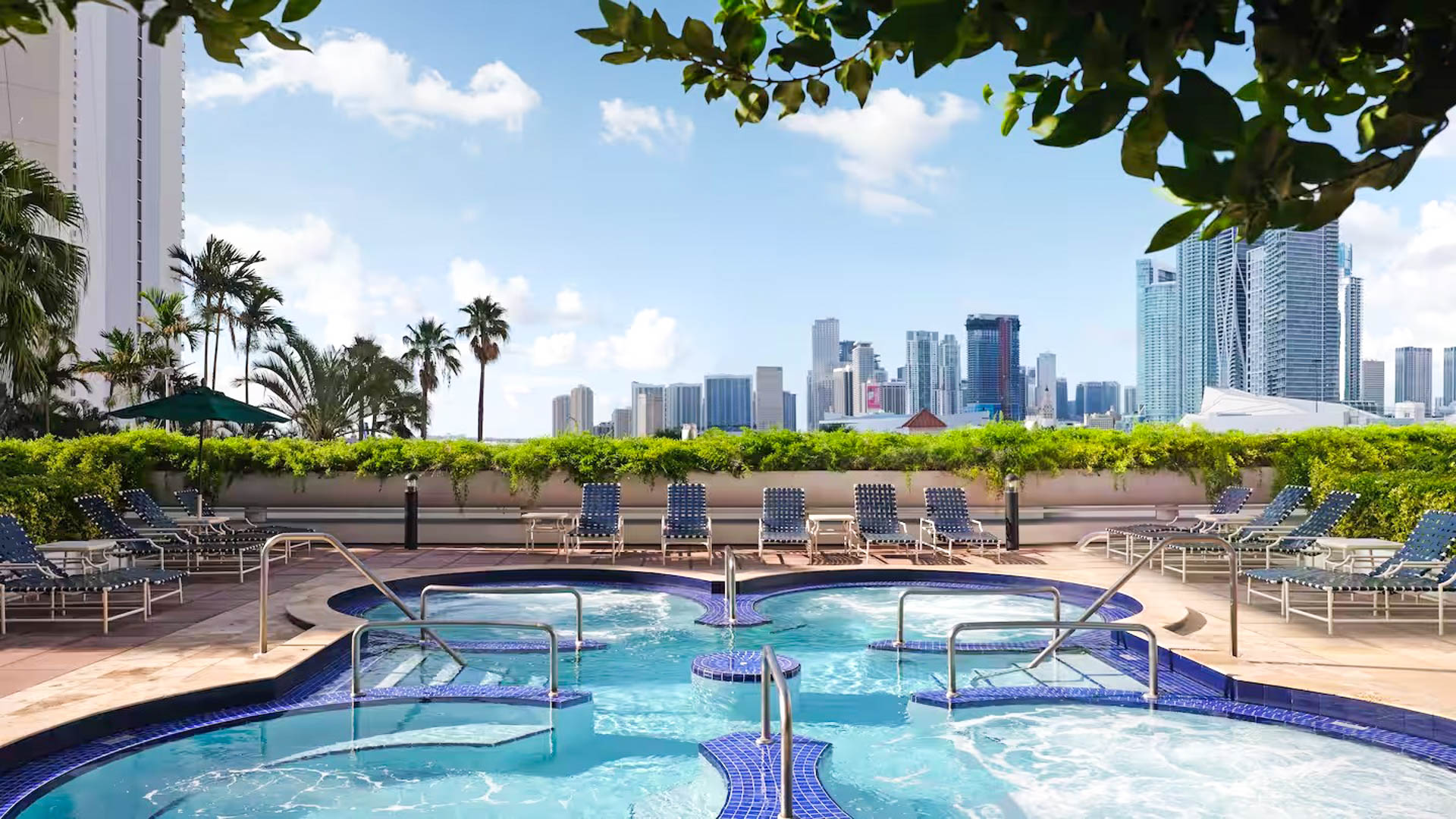Doubletree By Hilton Grand Hotel Biscayne Bay