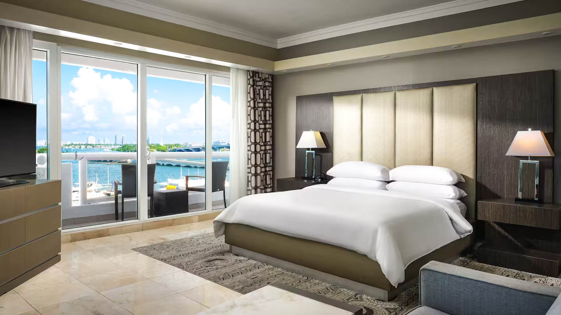 Doubletree By Hilton Grand Hotel Biscayne Bay