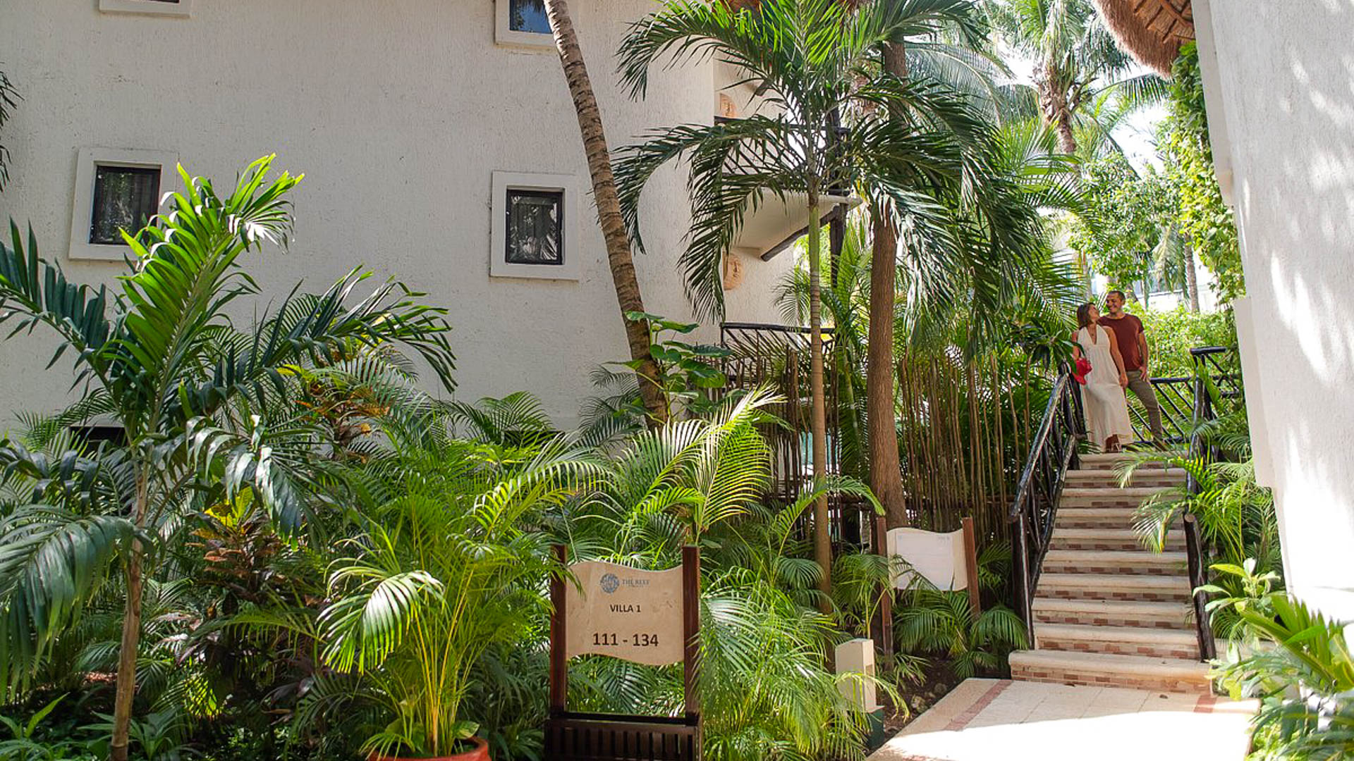 The Reef Playacar