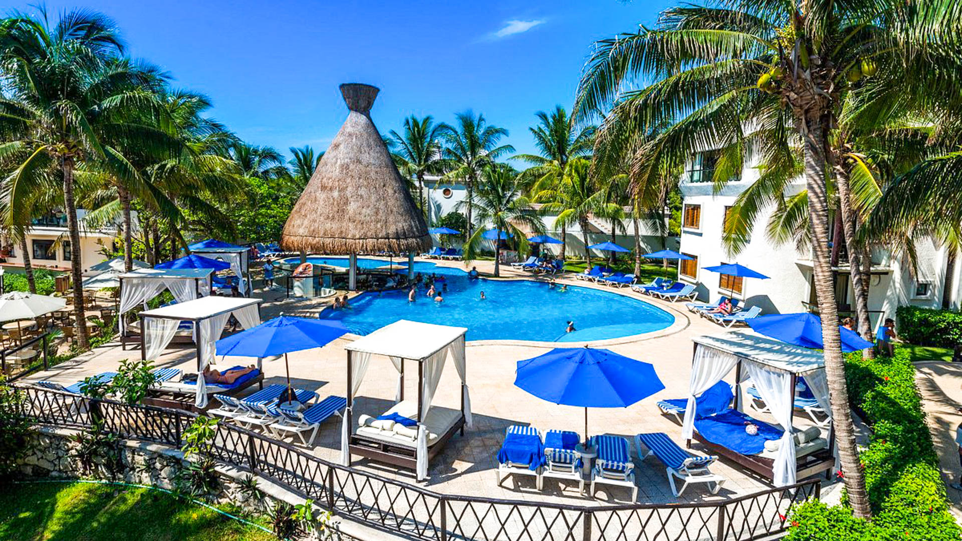 The Reef Playacar