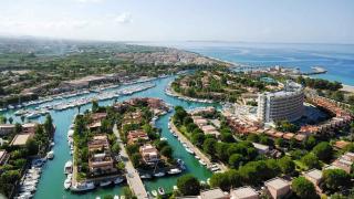 Porto Rosa Beach Resort