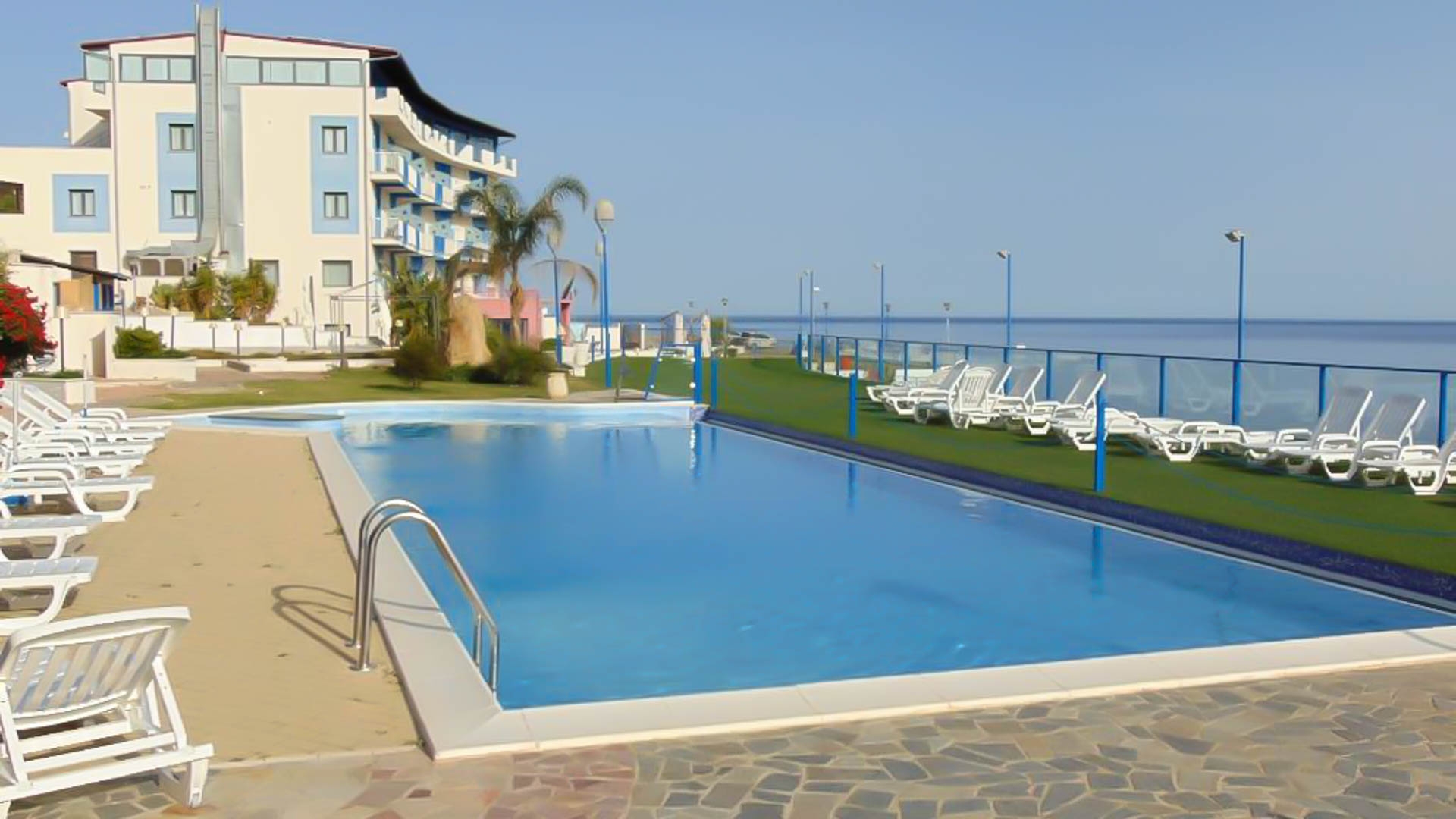Tus' Hotel
