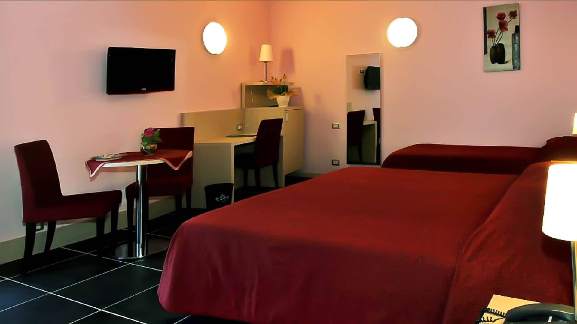 Tus' Hotel