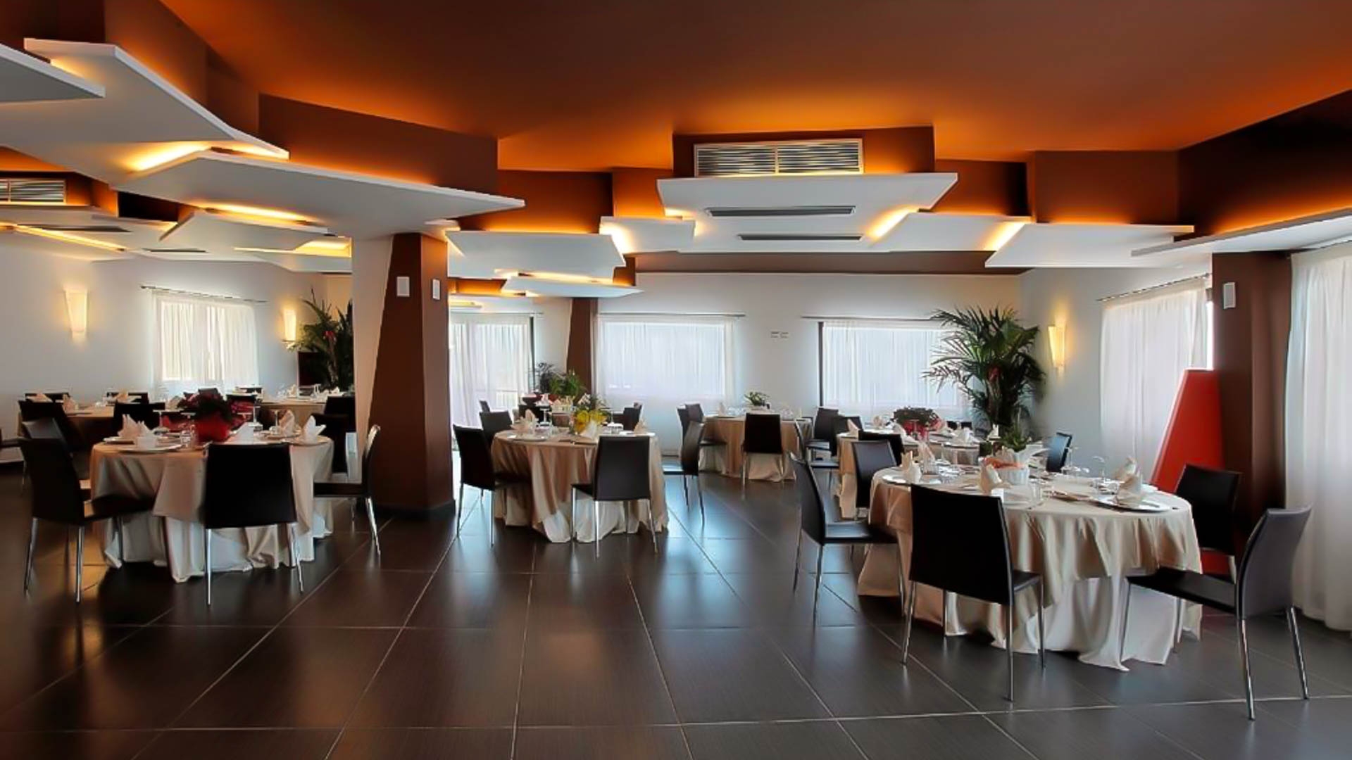 Tus' Hotel