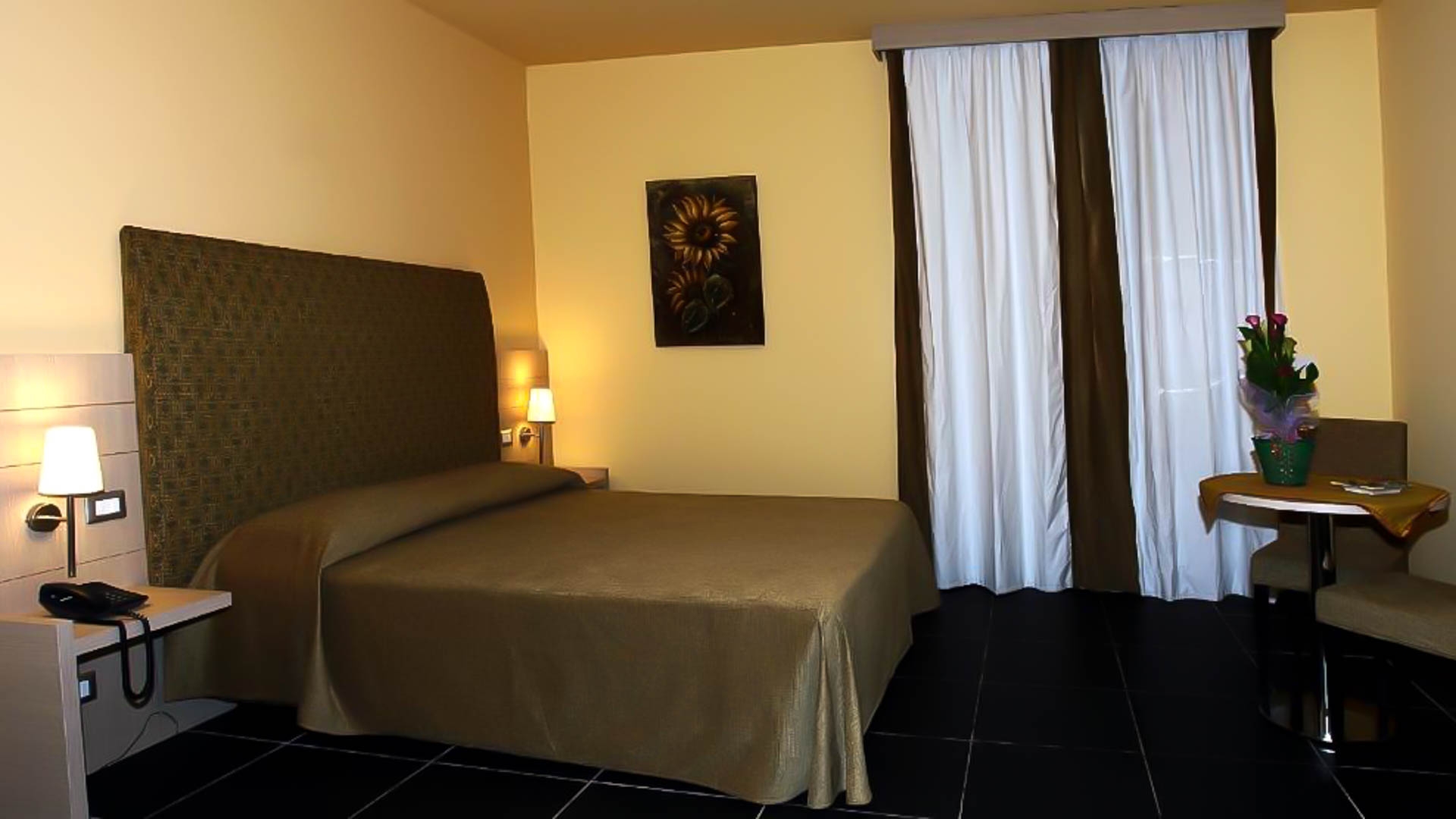Tus' Hotel