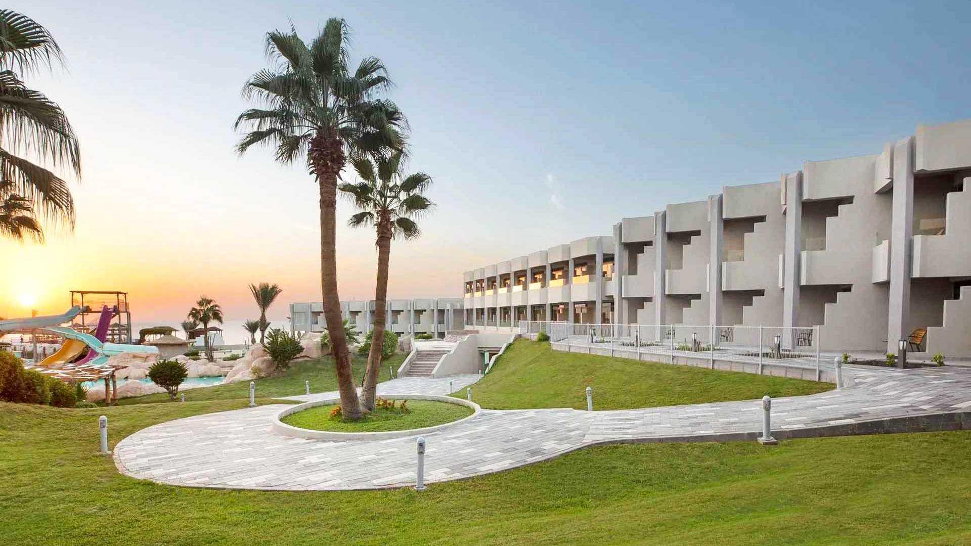 V Hotel Ex Pyramisa