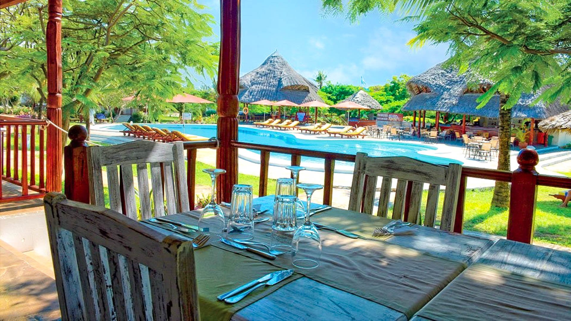 Tsavo Safari - Veraclub Crystal Bay Resort