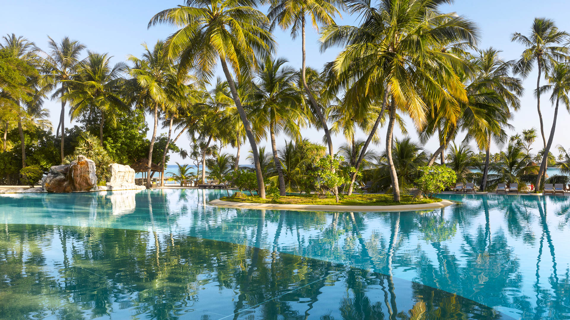Villa Park Sun Island