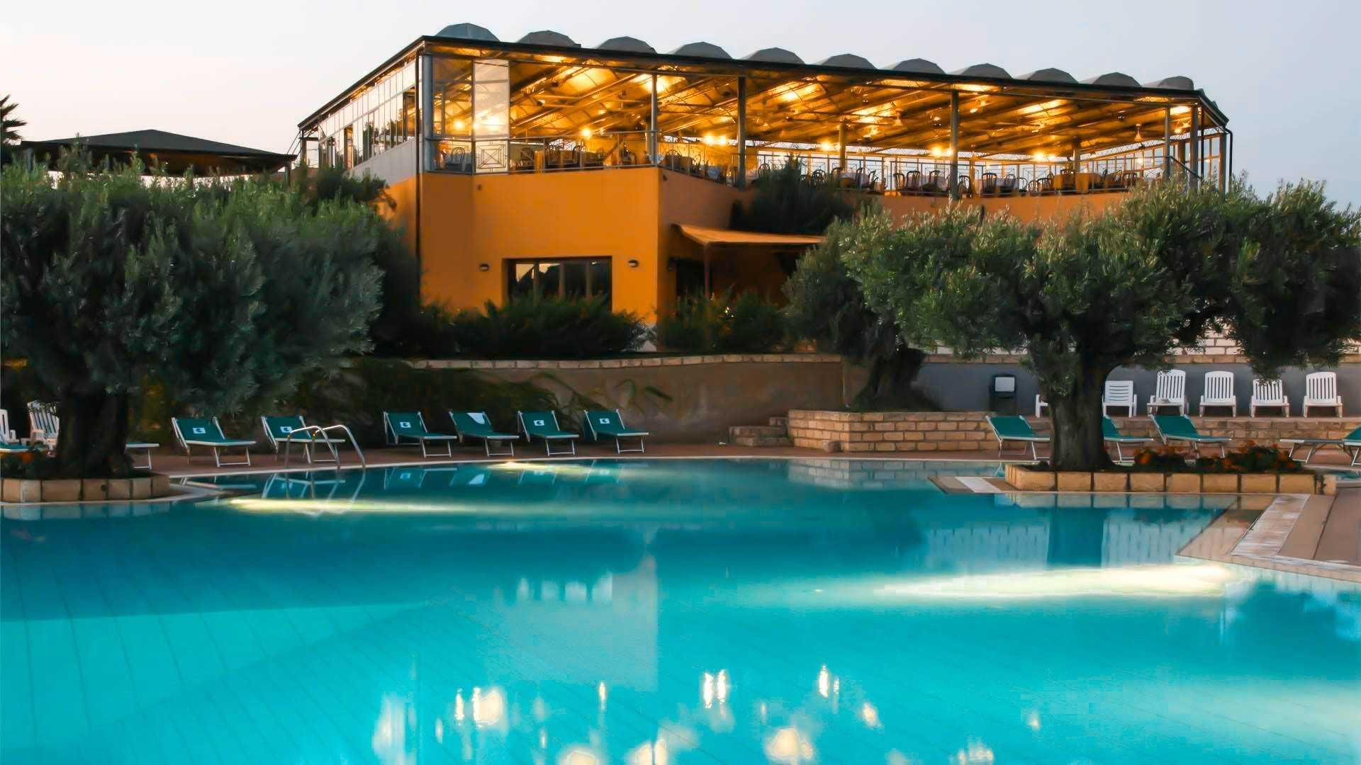 Villaggio Porto Rhoca
