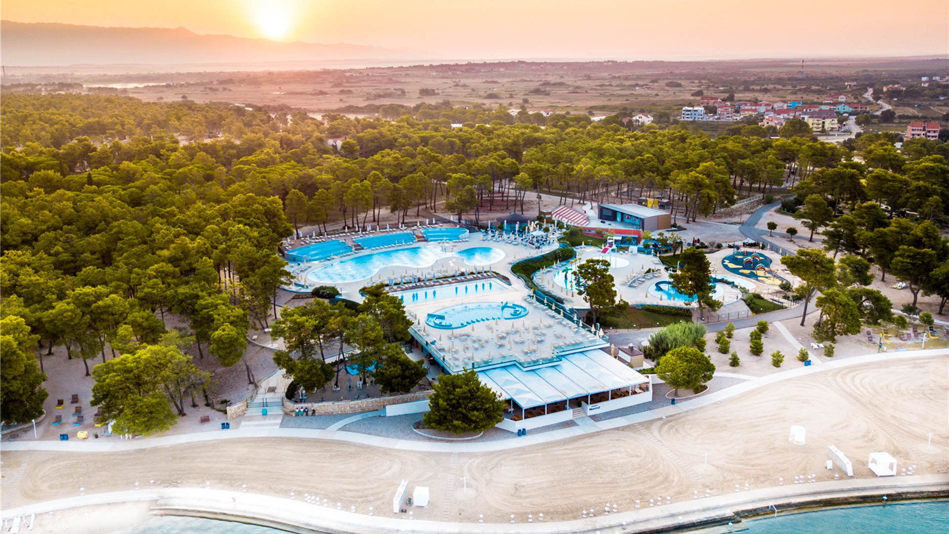 ZATON HOLIDAY RESORT 3*